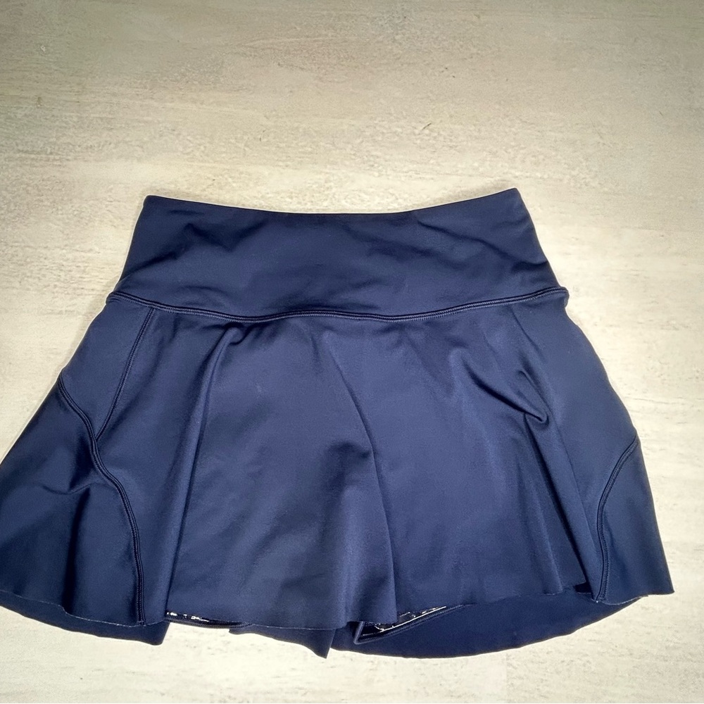 Athleta Ace Tennis Skort 13.5”, navy, EUC, size small